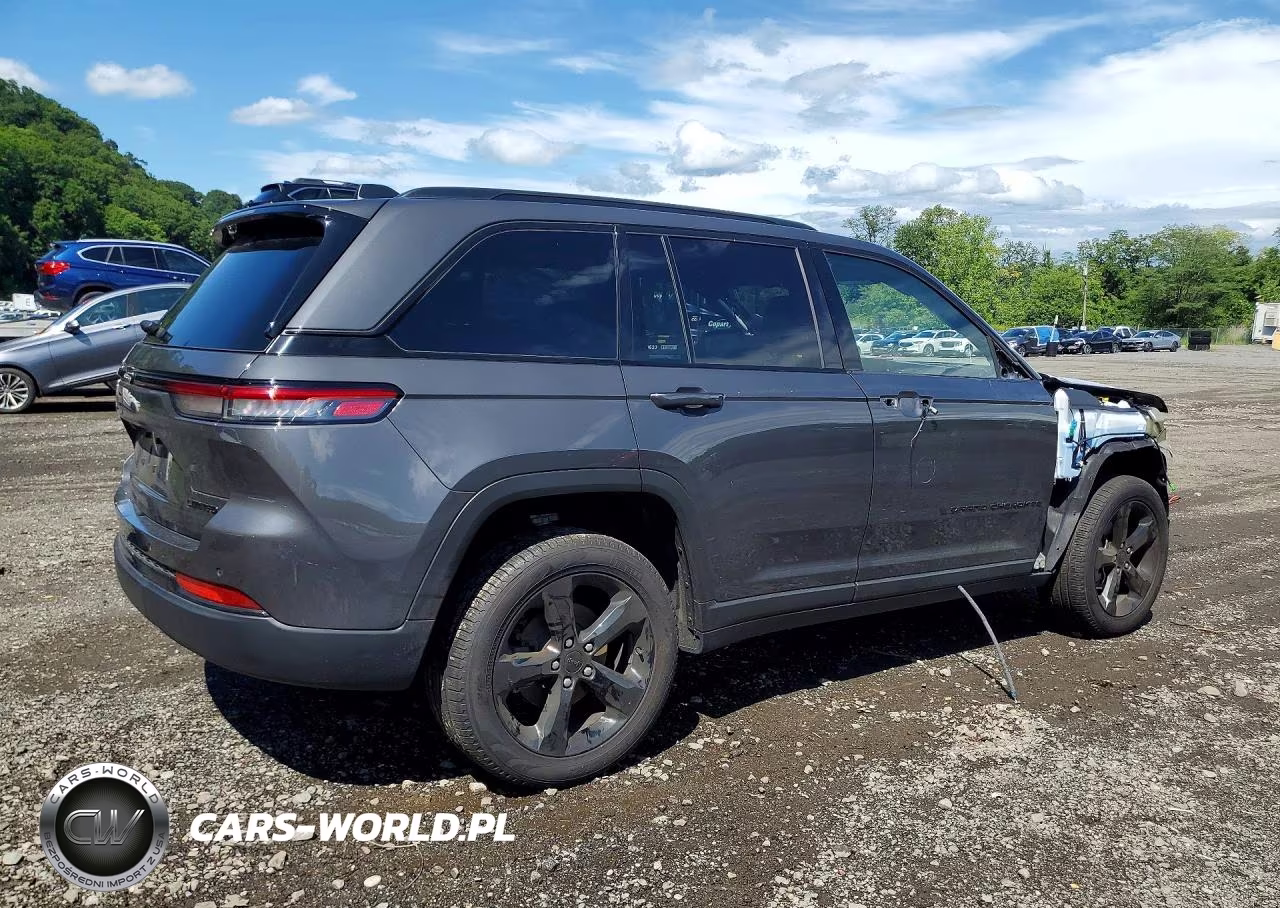 2025 Jeep Grand Cherokee Limited VIN:1C4RJHBG6SC338372 - 3