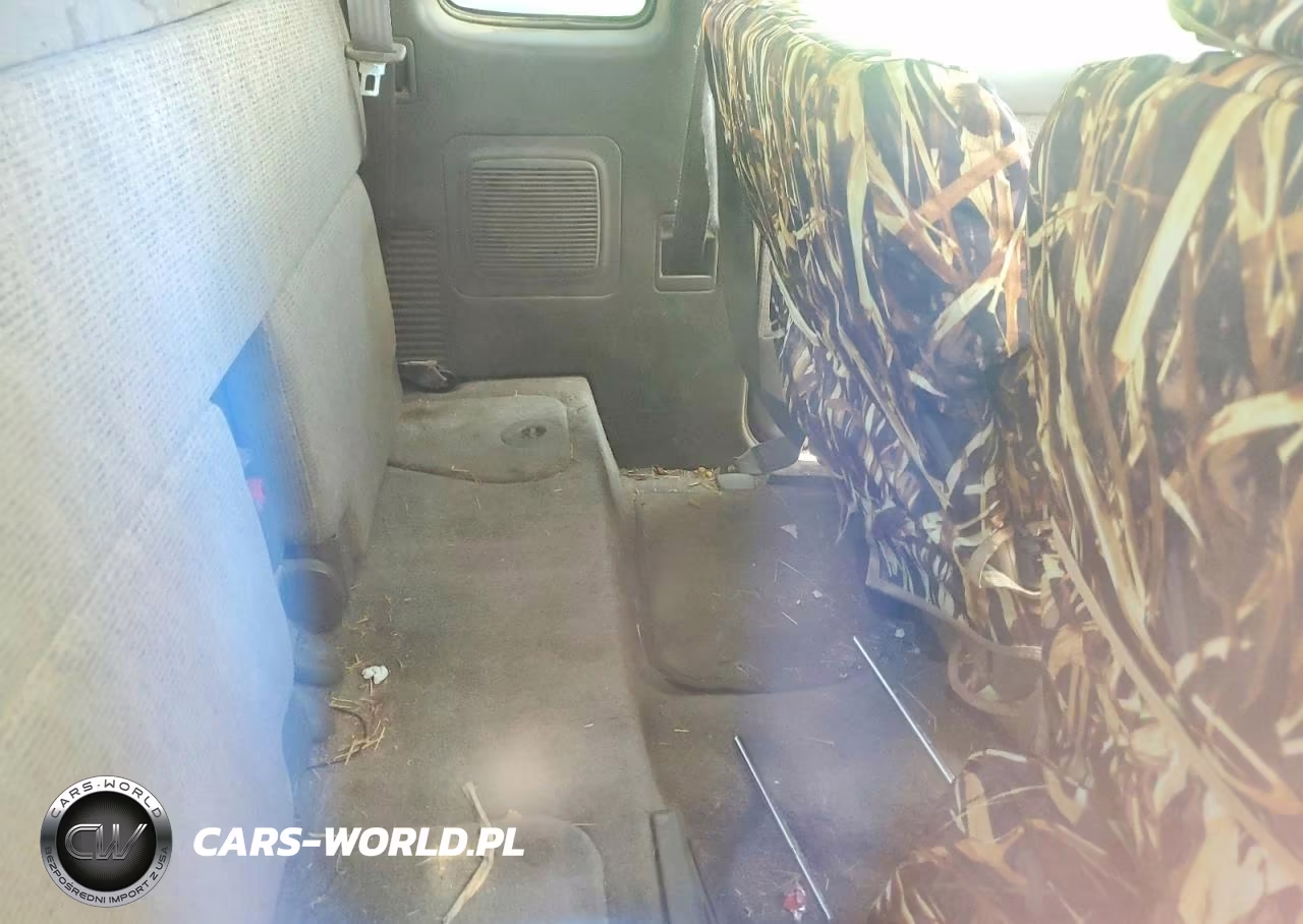 1999 Toyota Tacoma Base VIN:4TAWM72N3XZ401673 - 10