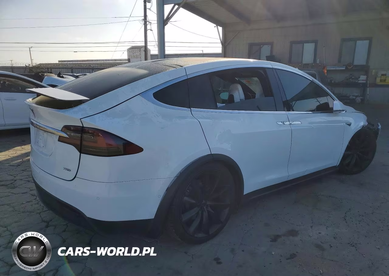 2016 Tesla Model X VIN:5YJXCBE28GF015286 - 3