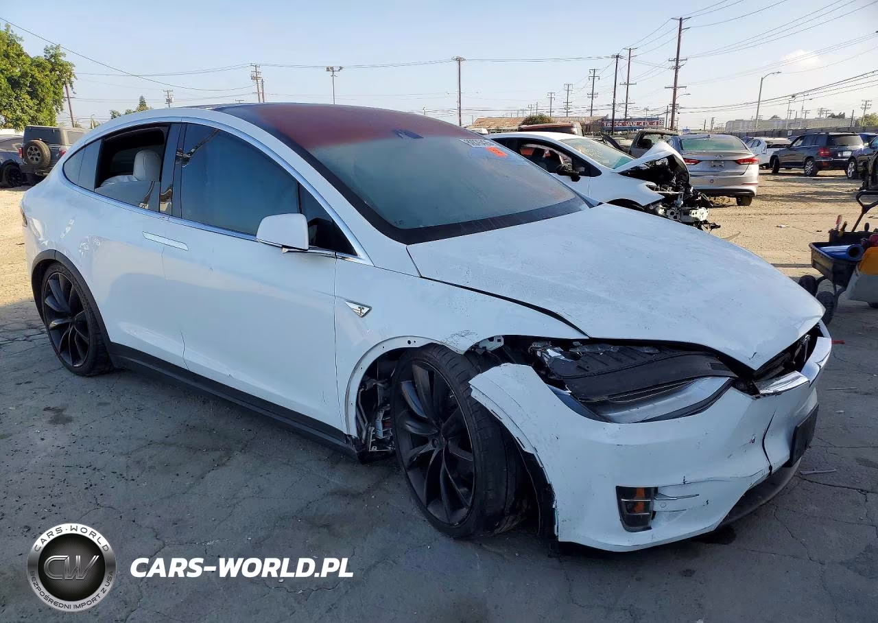 2016 Tesla Model X VIN:5YJXCBE28GF015286 - 4