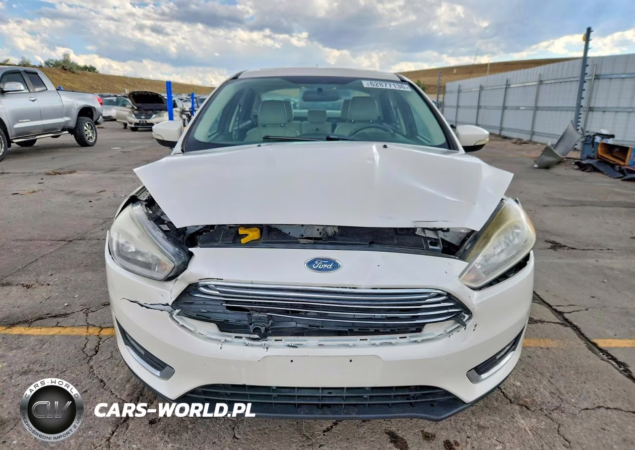 2017 Ford Focus Titanium VIN:1FADP3J29HL272657 - 5