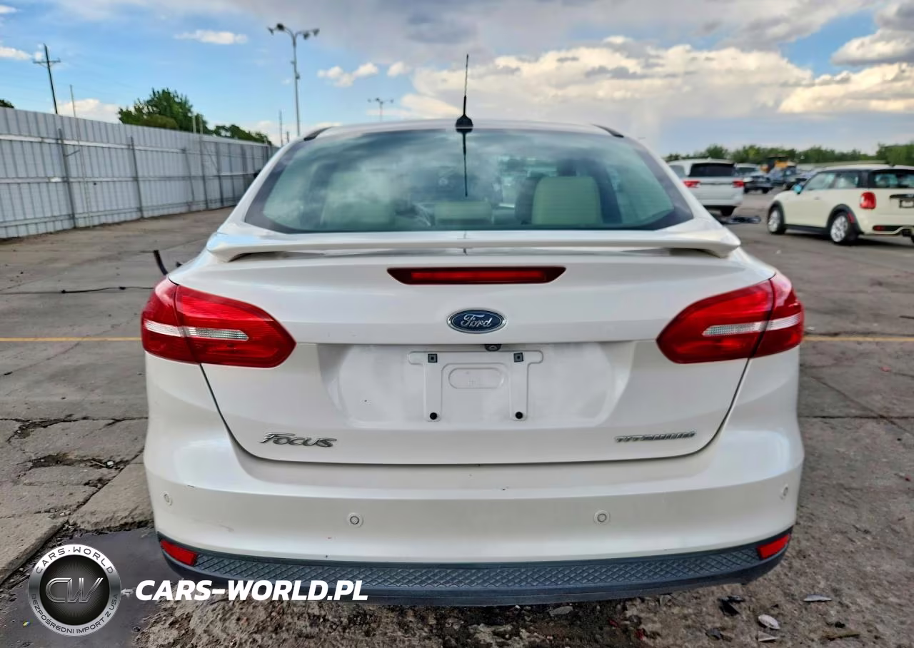 2017 Ford Focus Titanium VIN:1FADP3J29HL272657 - 6
