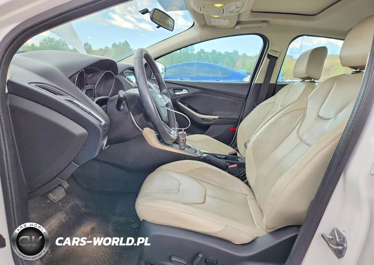 2017 Ford Focus Titanium VIN:1FADP3J29HL272657 - 7