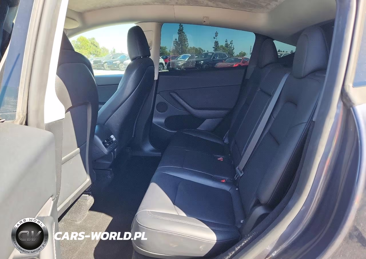 2023 Tesla Model Y VIN:7SAYGDEF1PF761847 - 10