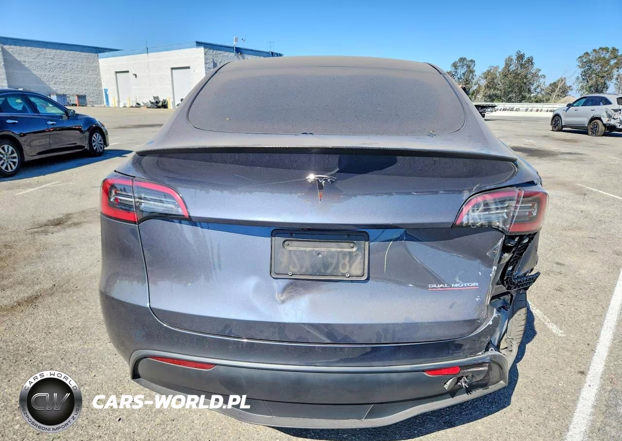 2023 Tesla Model Y VIN:7SAYGDEF1PF761847 - 6