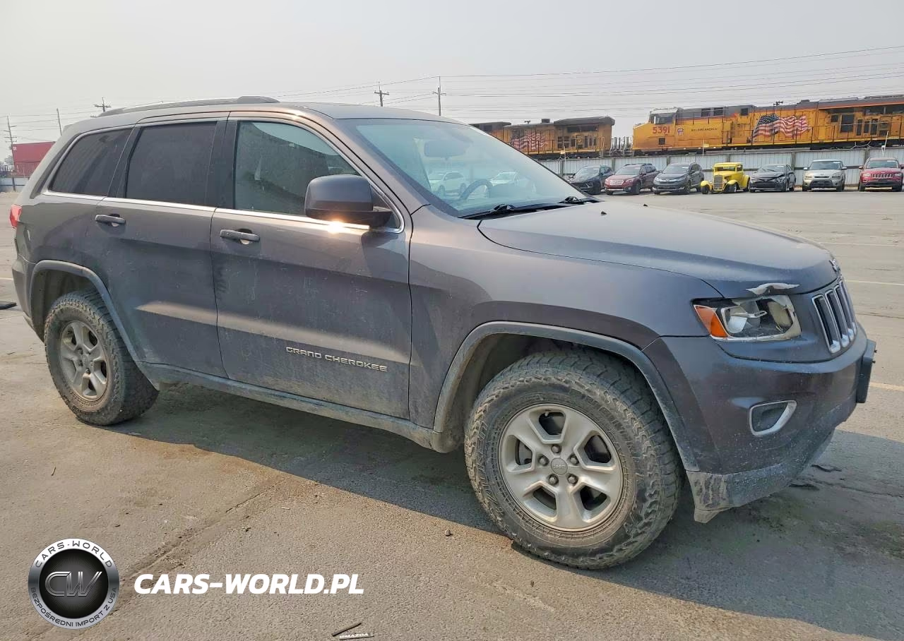 2014 Jeep Grand Cherokee Laredo VIN:1C4RJFAGXEC135480 - 4