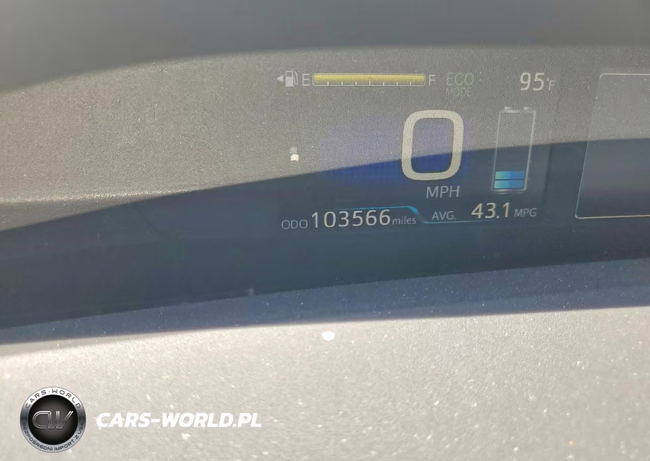 2016 Toyota Prius Three VIN:JTDKARFU5G3026784 - 9