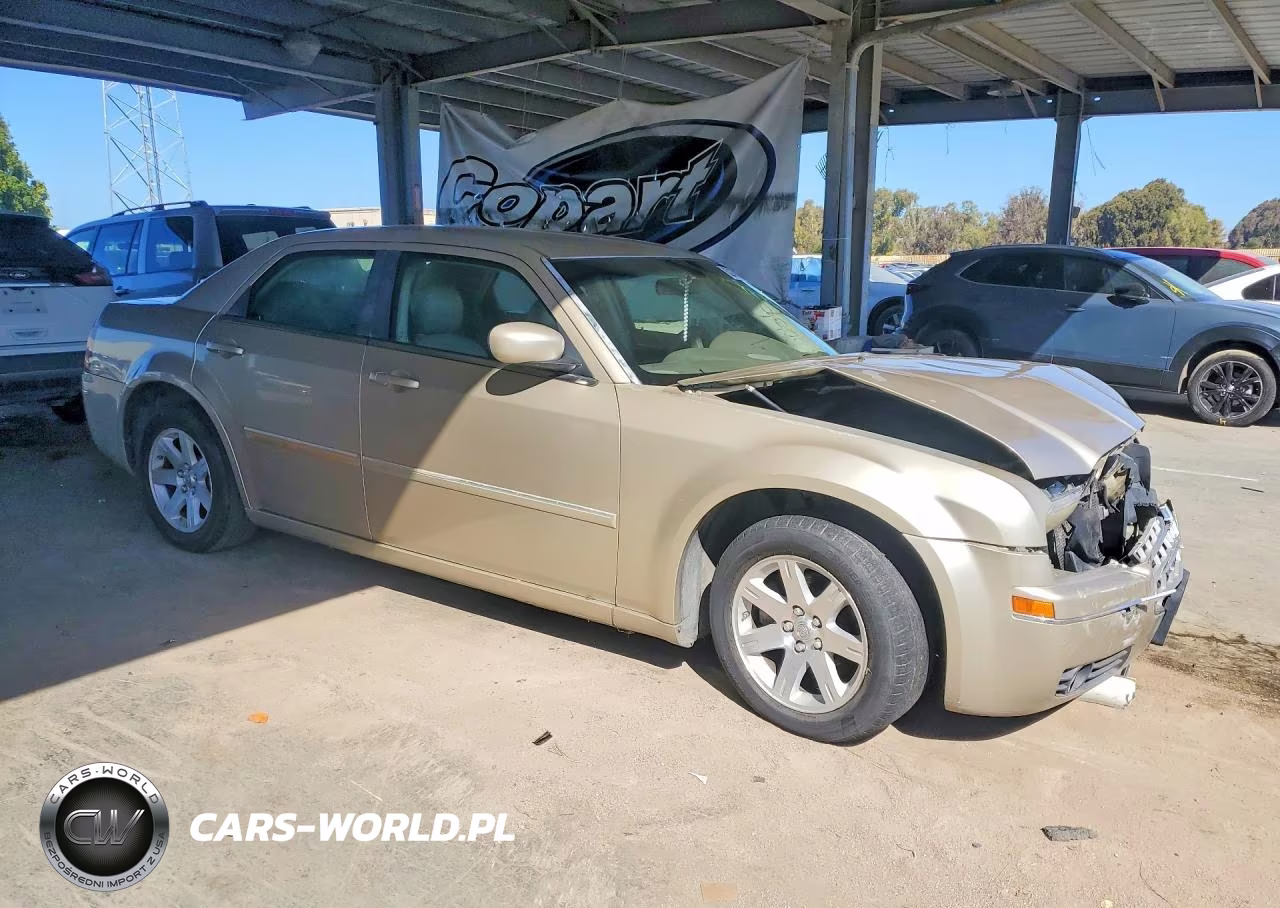 2007 Chrysler 300 Touring VIN:2C3LA53G77H648686 - 4