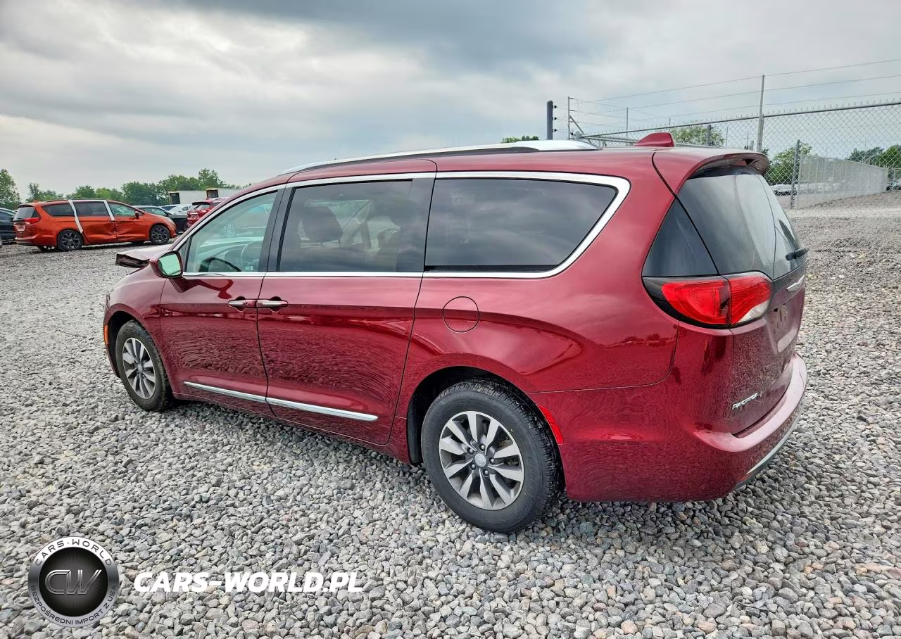 2020 Chrysler Pacifica Touring L Plus VIN:2C4RC1EG2LR255334 - 2