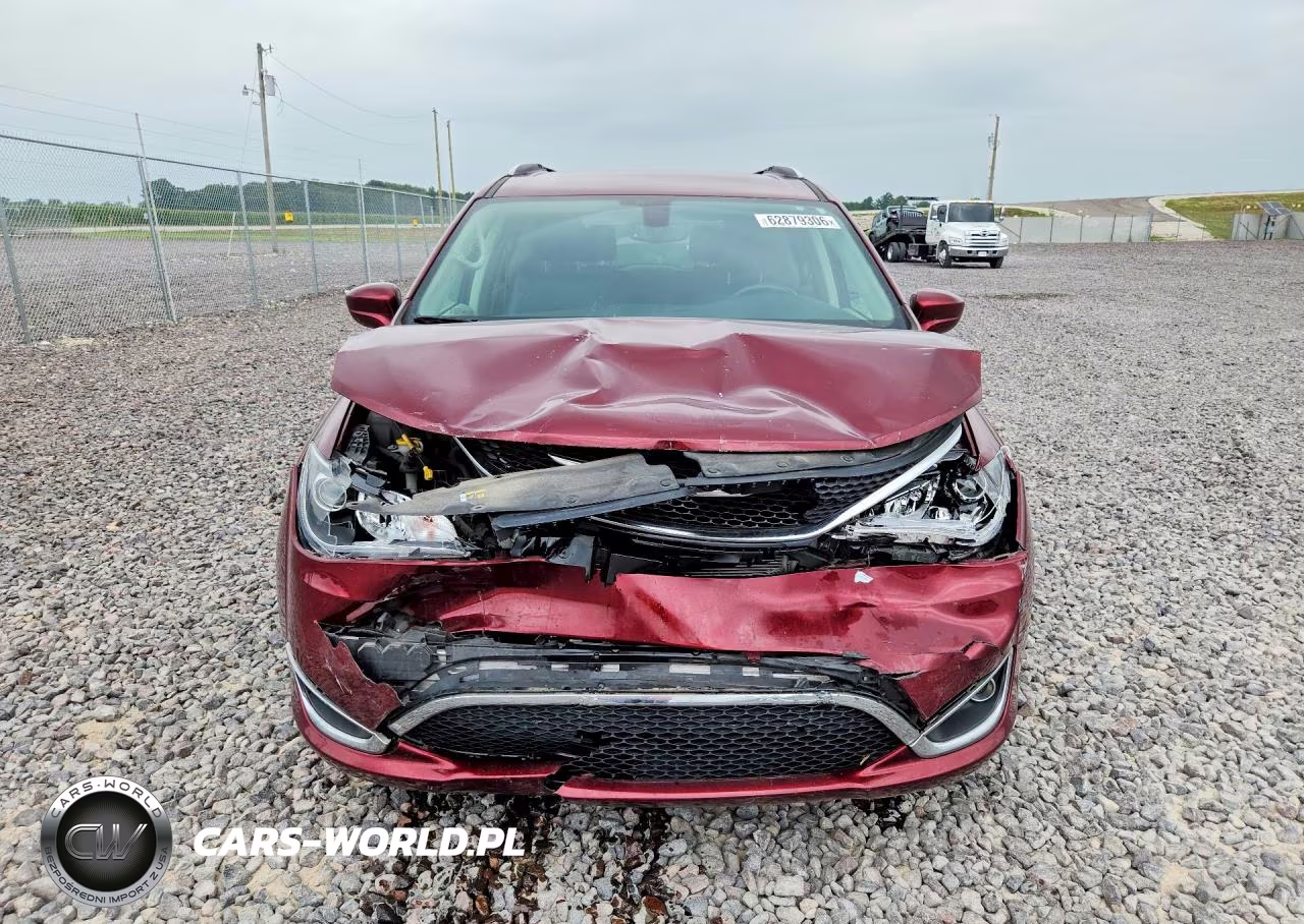 2020 Chrysler Pacifica Touring L Plus VIN:2C4RC1EG2LR255334 - 5
