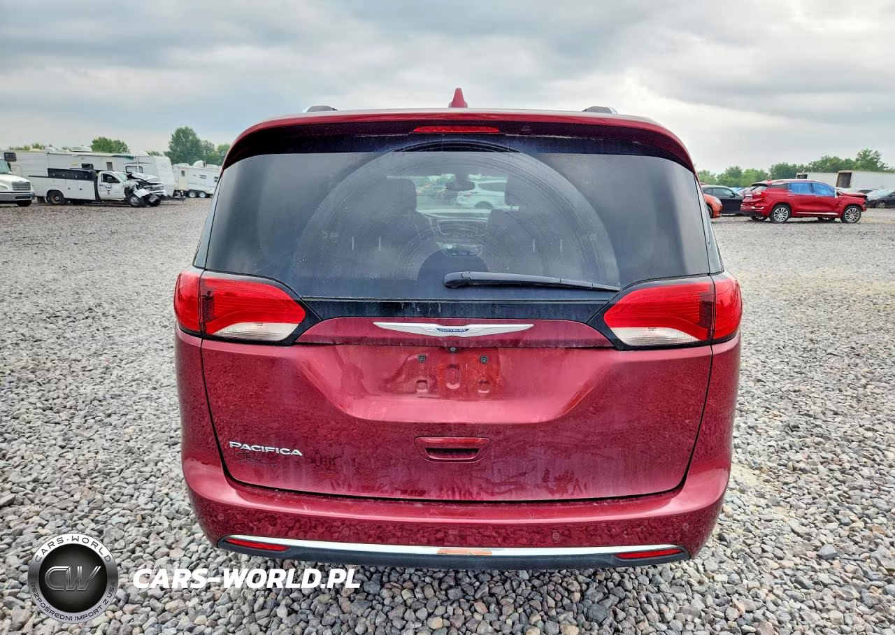 2020 Chrysler Pacifica Touring L Plus VIN:2C4RC1EG2LR255334 - 6