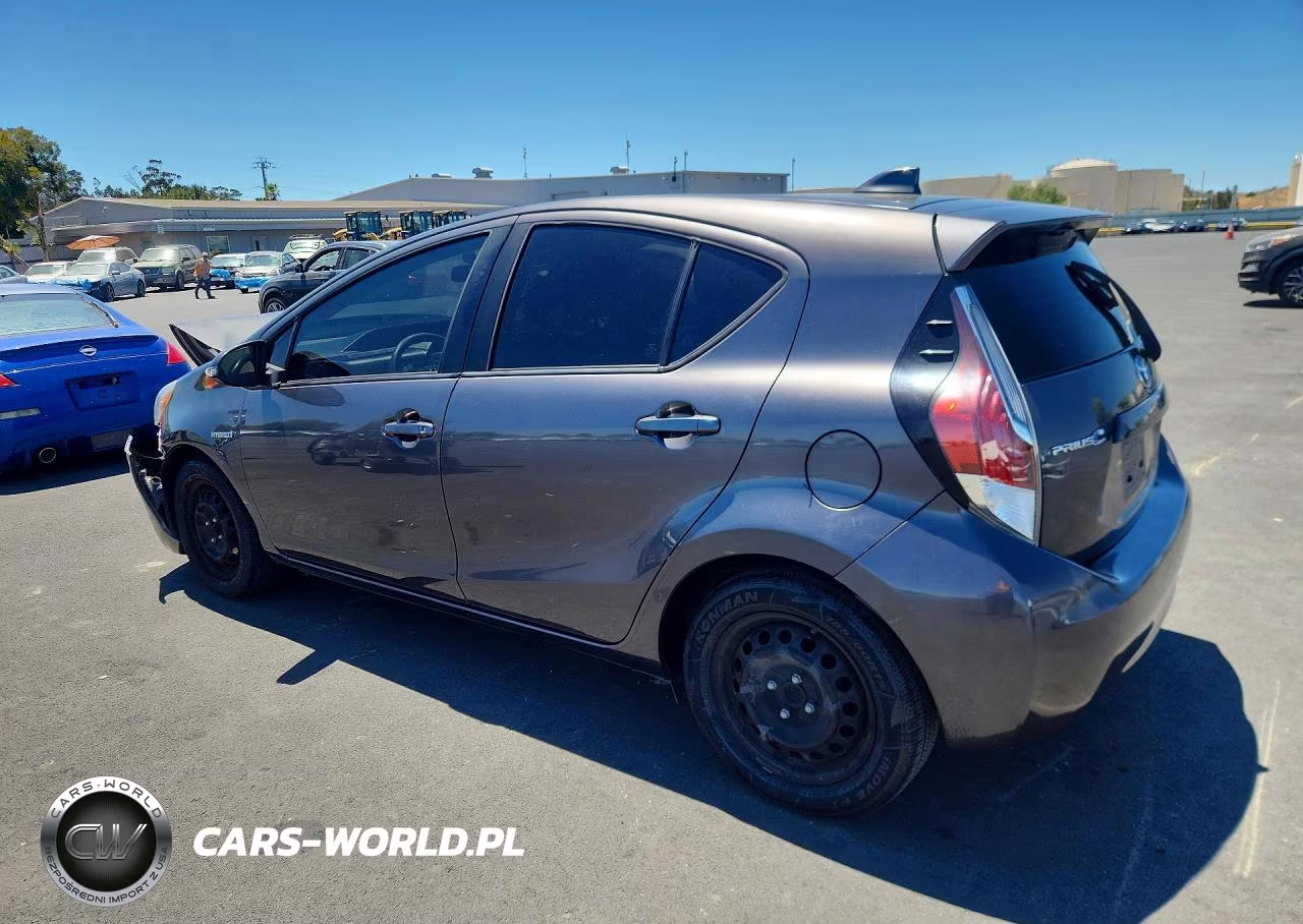 2016 Toyota Prius C Two VIN:JTDKDTB32G1136611 - 2
