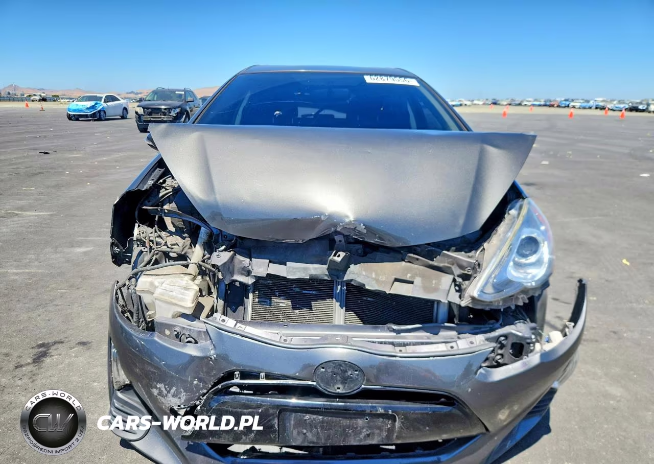 2016 Toyota Prius C Two VIN:JTDKDTB32G1136611 - 5
