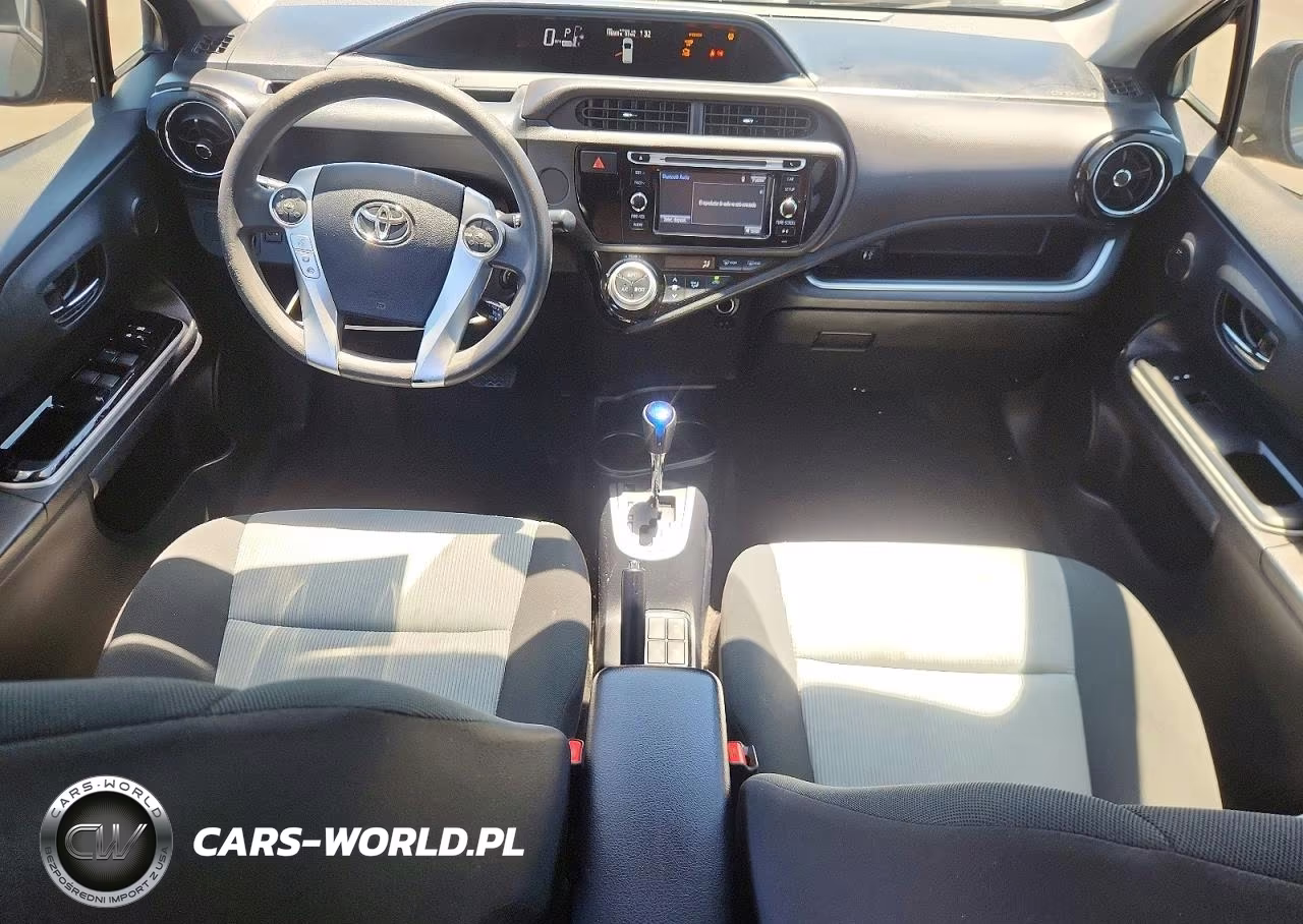 2016 Toyota Prius C Two VIN:JTDKDTB32G1136611 - 8