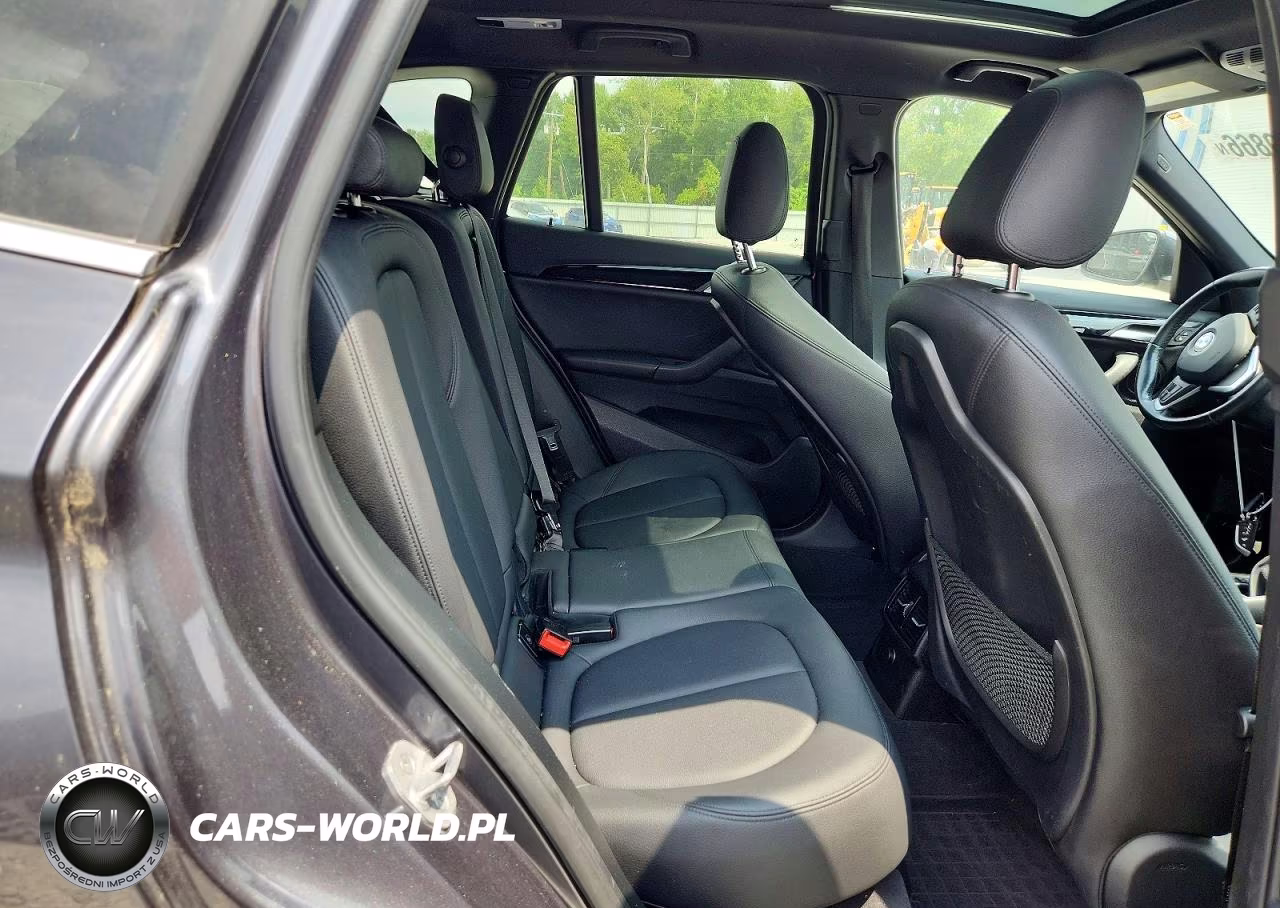 2018 BMW X1 xDrive28I VIN:WBXHT3Z36J4A65959 - 11