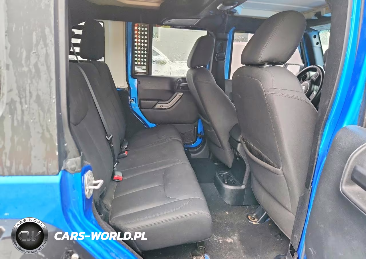 2015 Jeep Wrangler Unlimited Sport VIN:1C4BJWDG2FL574011 - 11