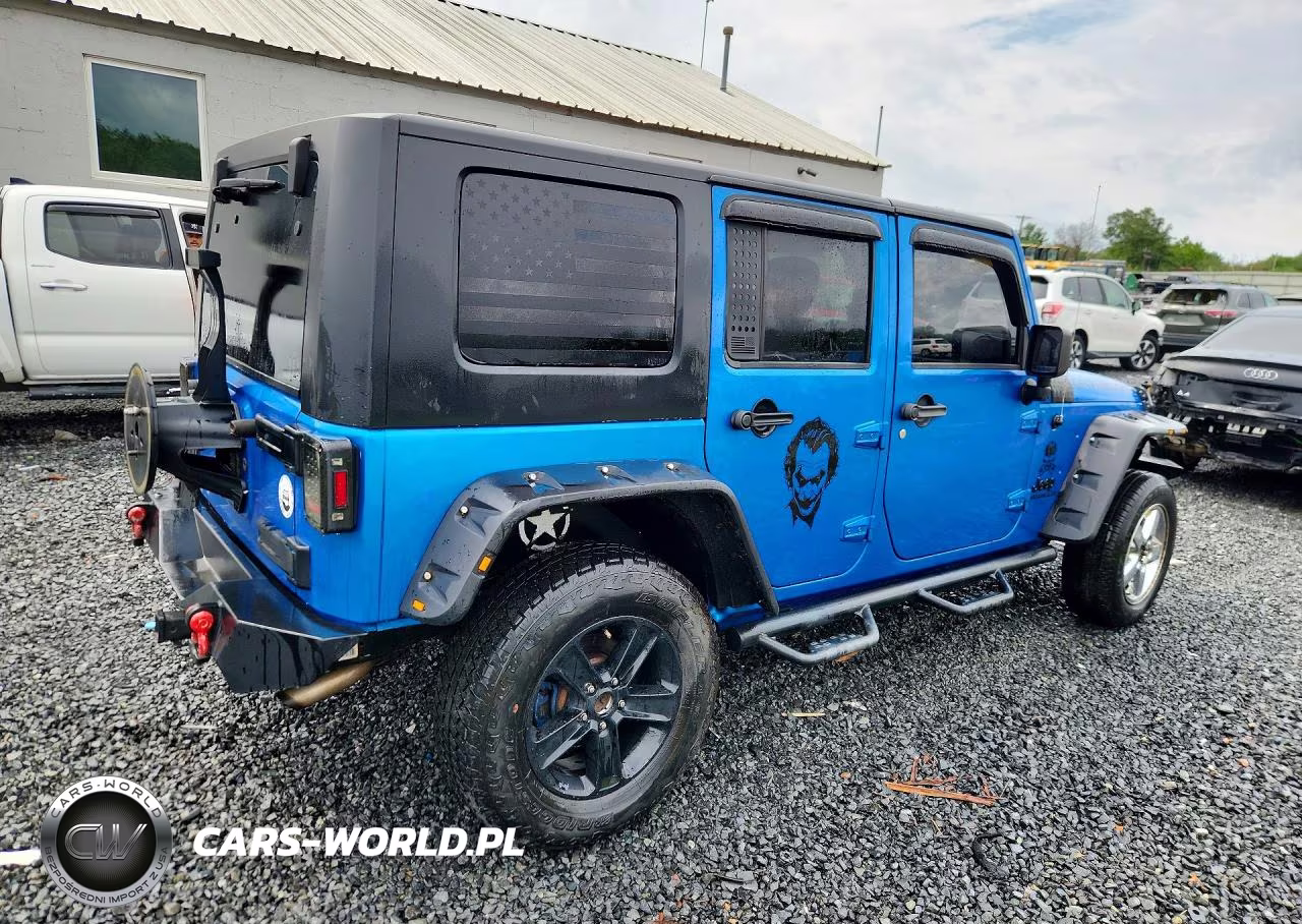 2015 Jeep Wrangler Unlimited Sport VIN:1C4BJWDG2FL574011 - 3