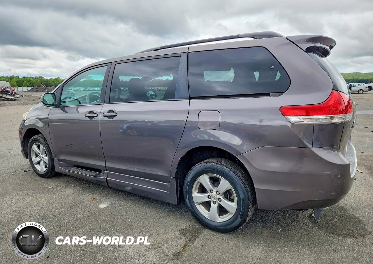 2013 Toyota Sienna Le VIN:5TDKK3DC3DS371908 - 2