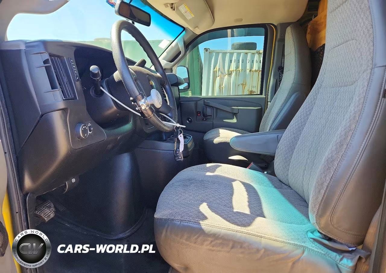 2019 Chevrolet Express G2500 VIN:1GCWGAFP1K1158361 - 7