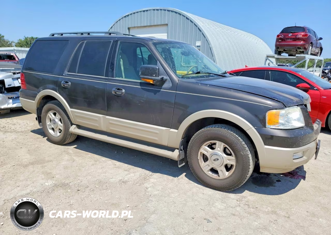 2005 Ford Expedition Eddie Bauer VIN:1FMPU175X5LA63845 - 4