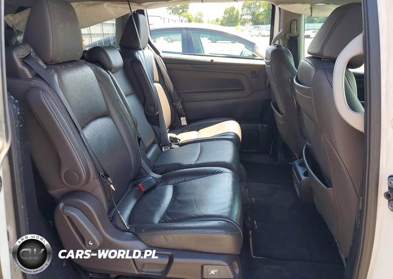 2019 Honda Odyssey Touring VIN:5FNRL6H82KB051855 - 11