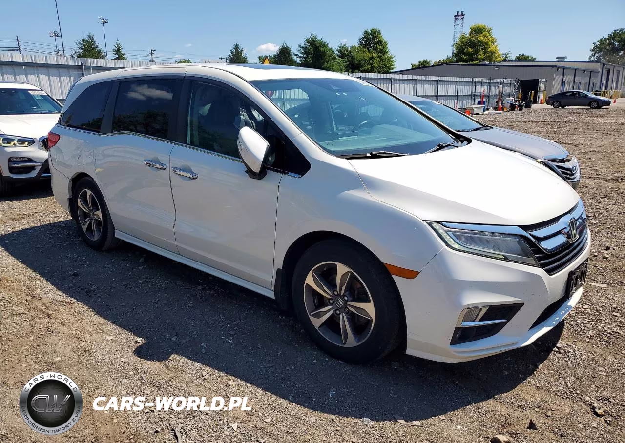 2019 Honda Odyssey Touring VIN:5FNRL6H82KB051855 - 4