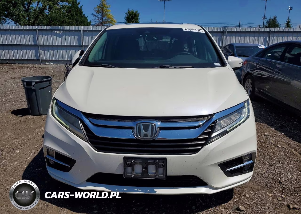 2019 Honda Odyssey Touring VIN:5FNRL6H82KB051855 - 5