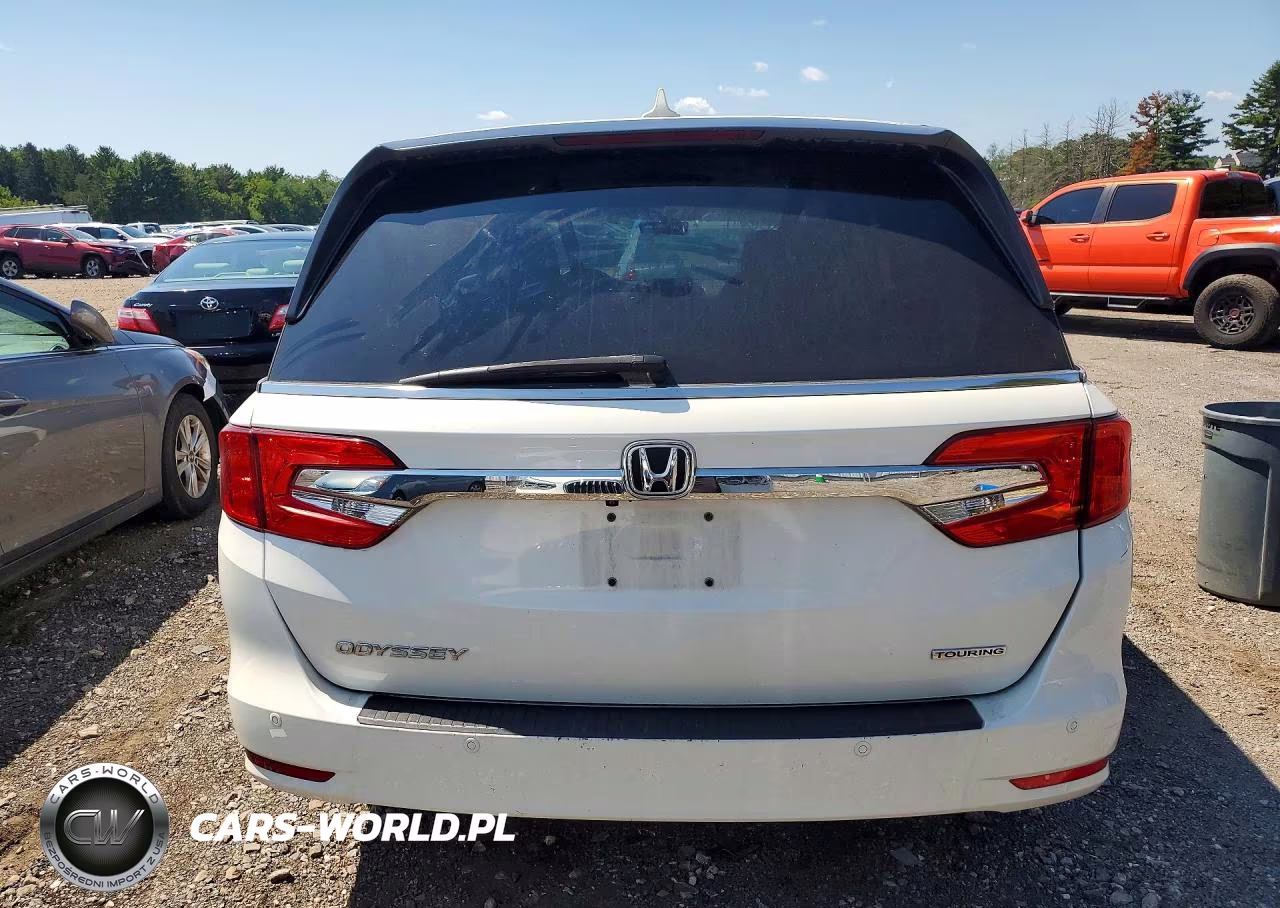 2019 Honda Odyssey Touring VIN:5FNRL6H82KB051855 - 6