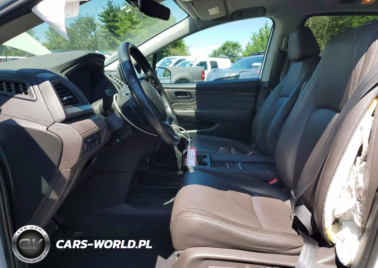 2019 Honda Odyssey Touring VIN:5FNRL6H82KB051855 - 7