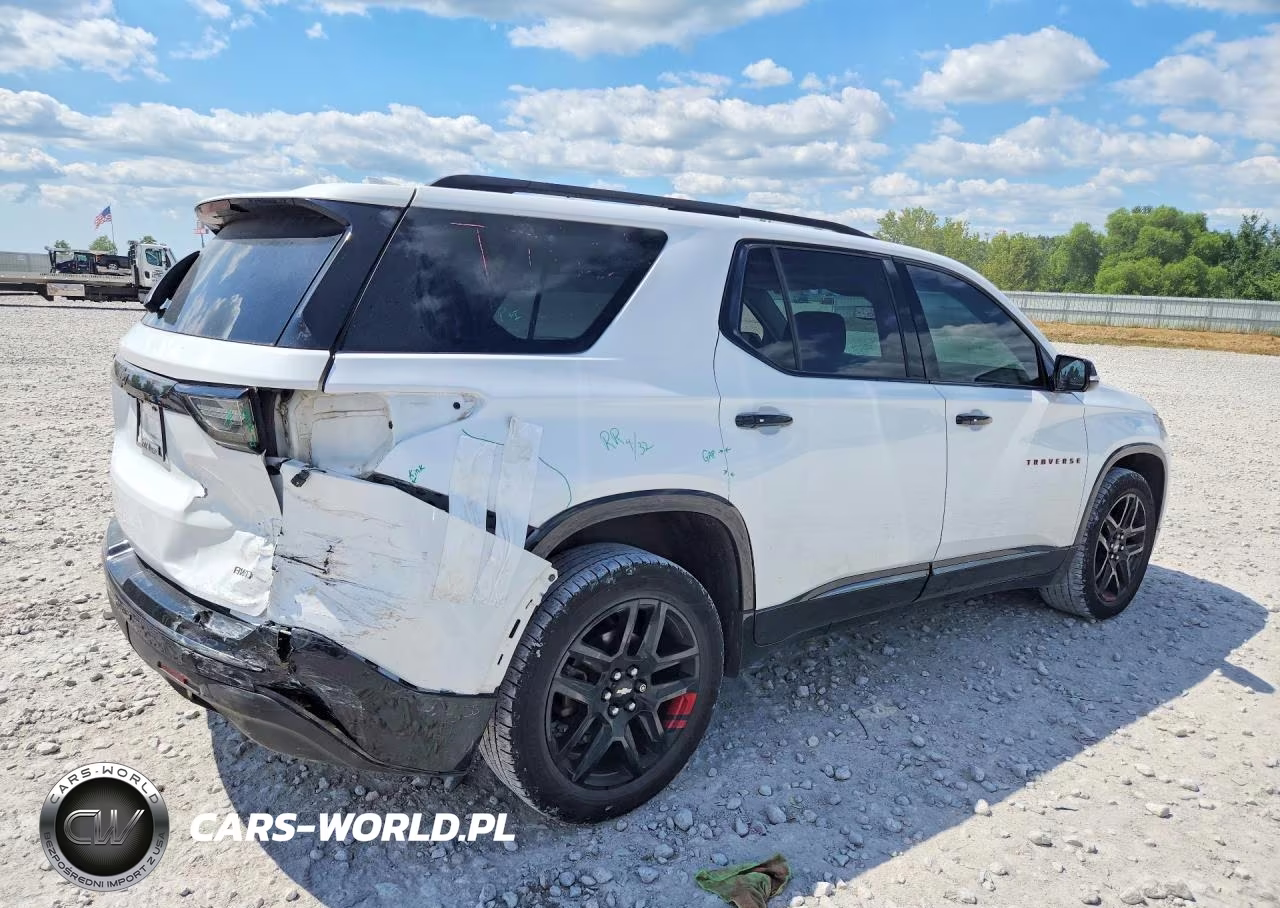 2018 Chevrolet Traverse Premier VIN:1GNEVJKW3JJ262466 - 3