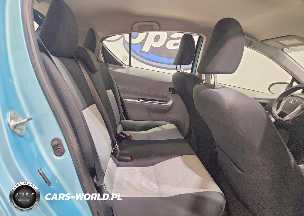 2014 Toyota Prius C Two VIN:JTDKDTB32E1084202 - 10
