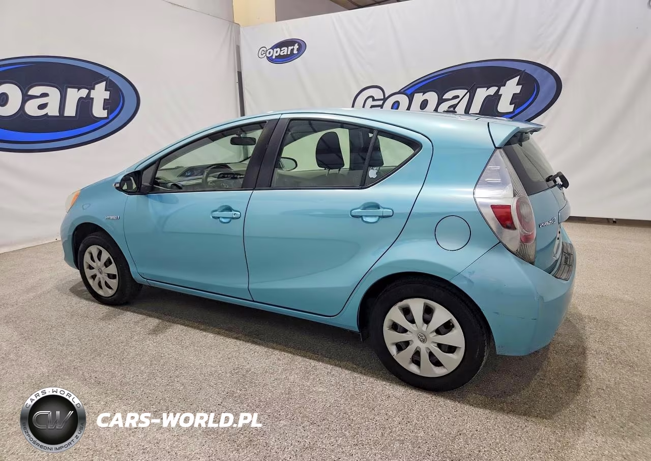 2014 Toyota Prius C Two VIN:JTDKDTB32E1084202 - 2