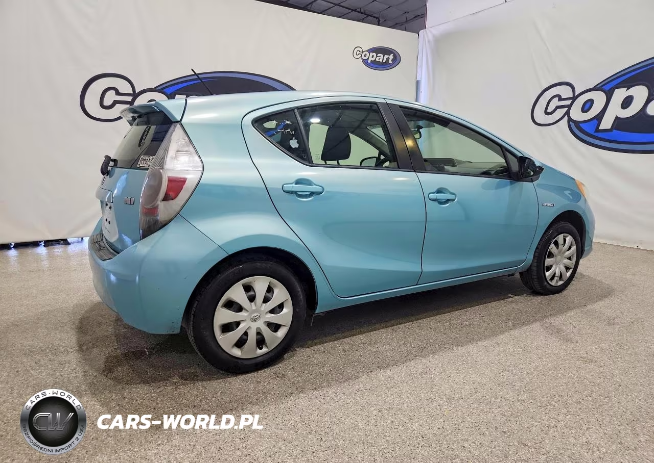 2014 Toyota Prius C Two VIN:JTDKDTB32E1084202 - 3