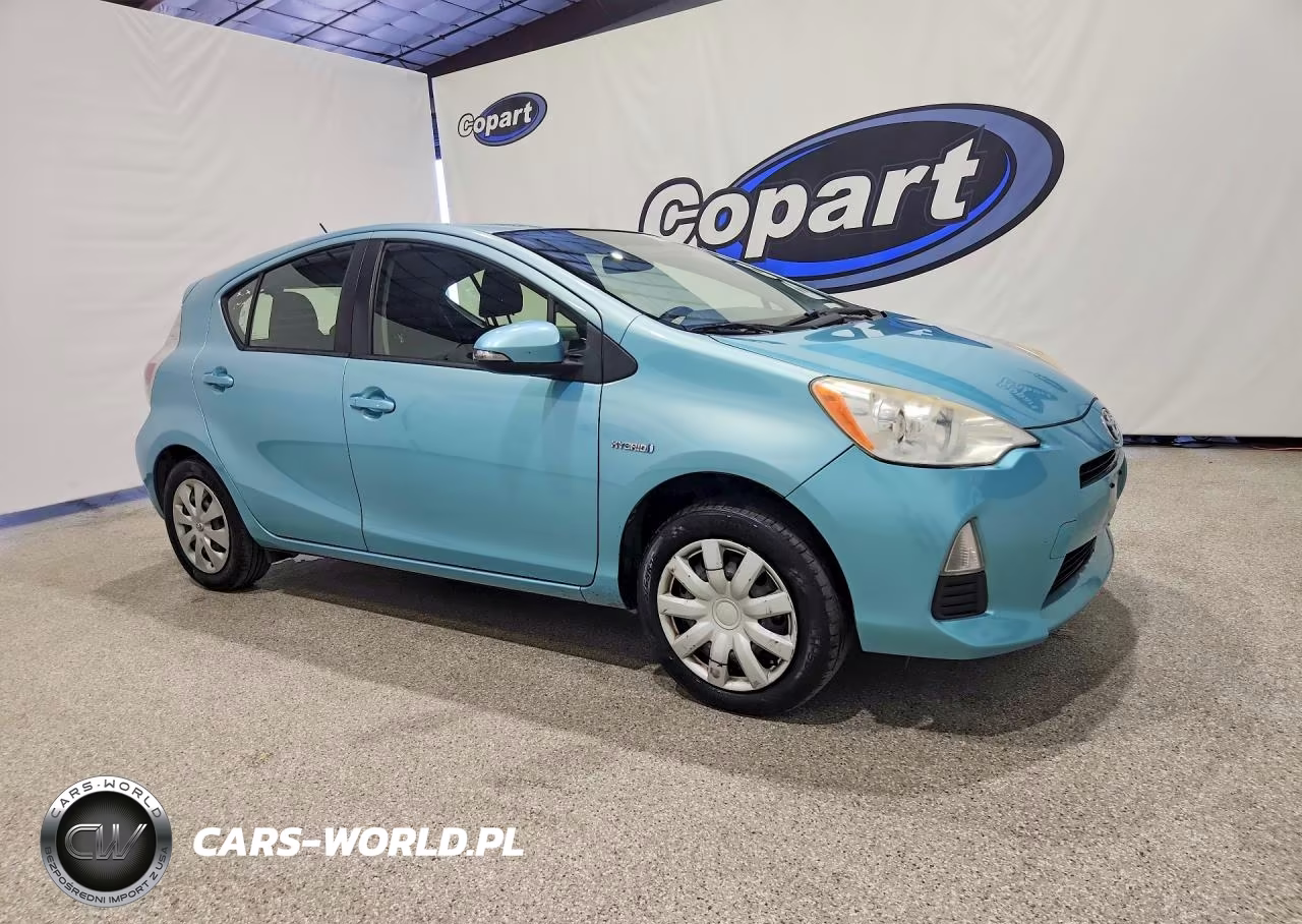 2014 Toyota Prius C Two VIN:JTDKDTB32E1084202 - 4