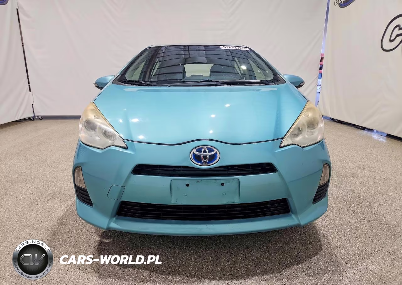 2014 Toyota Prius C Two VIN:JTDKDTB32E1084202 - 5