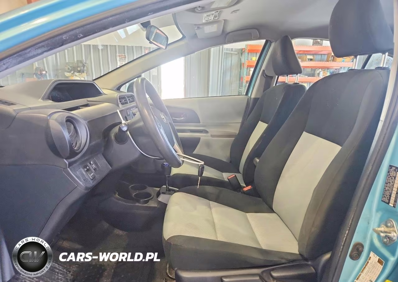 2014 Toyota Prius C Two VIN:JTDKDTB32E1084202 - 7