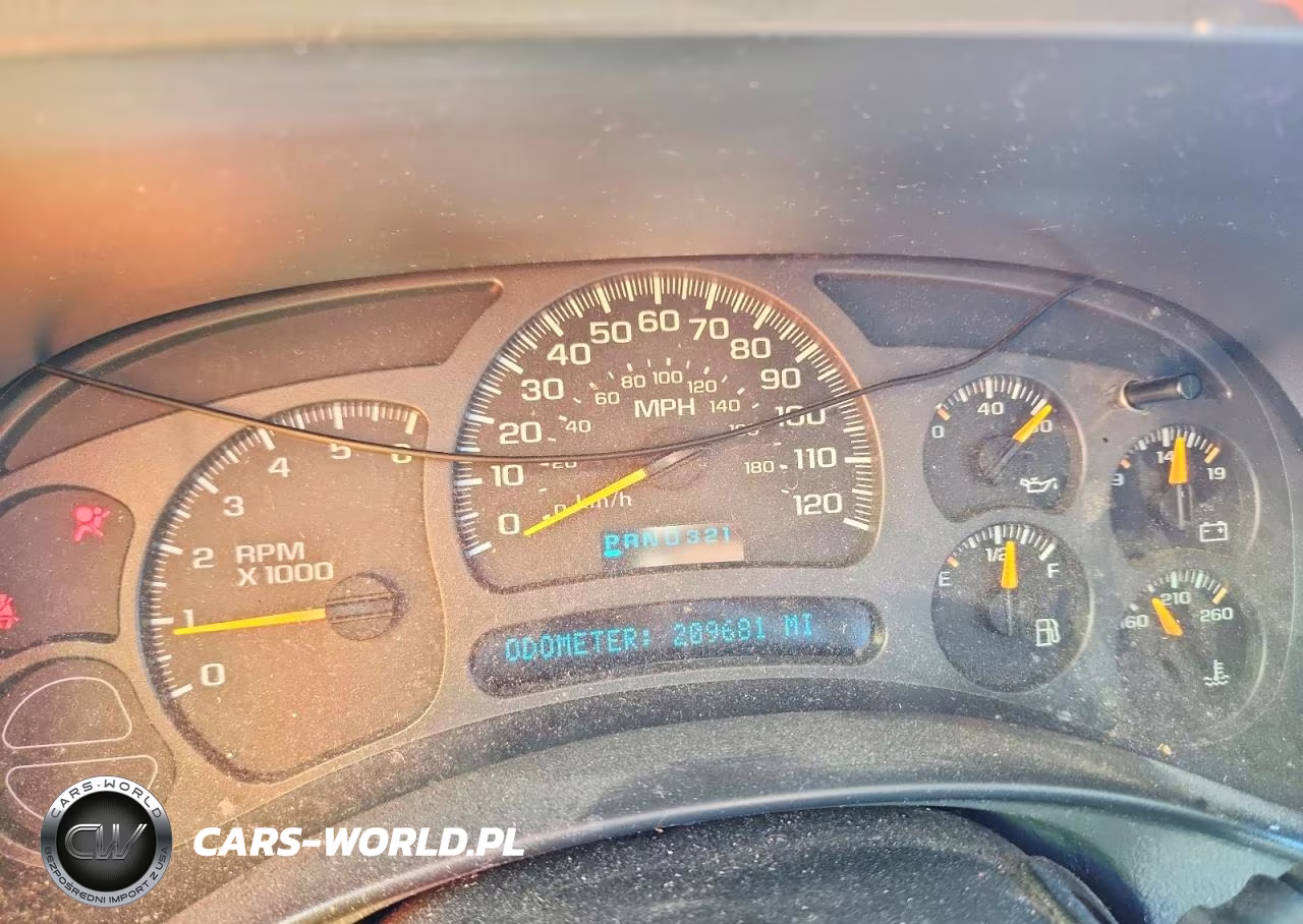 2003 Chevrolet Silverado C1500 VIN:2GCEC19V831161920 - 9