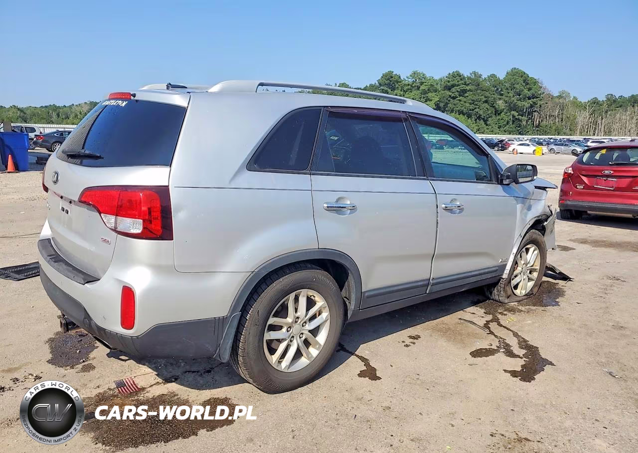 2015 Kia Sorento Lx VIN:5XYKTCA6XFG558123 - 3