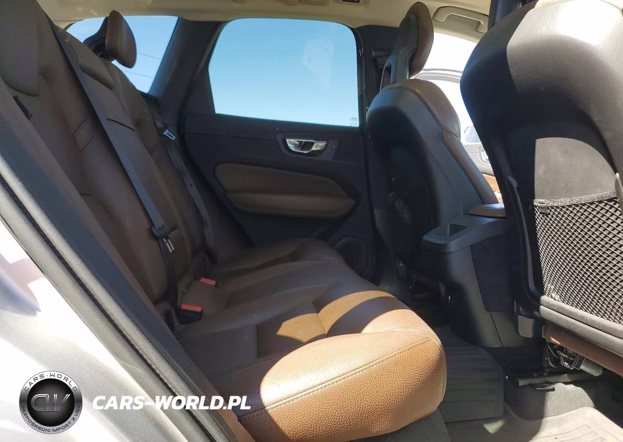 2018 Volvo Xc60 T5 VIN:LYV102RK5JB073082 - 11