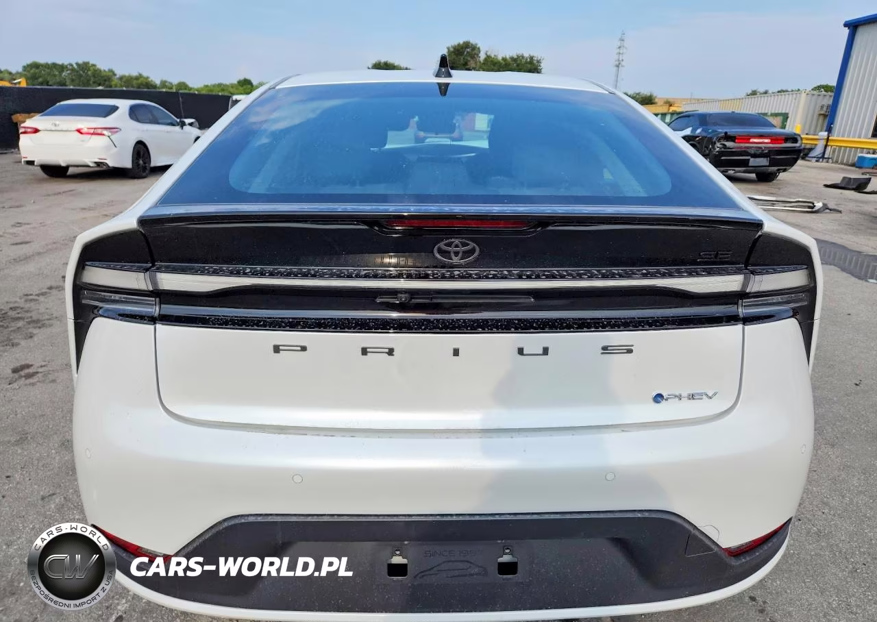 2026 Toyota Prius Plug-In Hybrid Se VIN:JTDACACU1T3063529 - 6