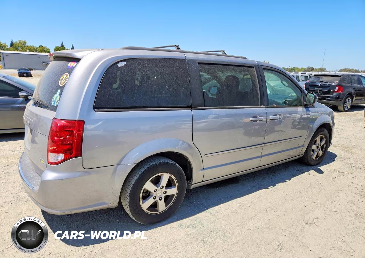 2013 Dodge Grand Caravan Sxt VIN:2C4RDGCG7DR655023 - 3