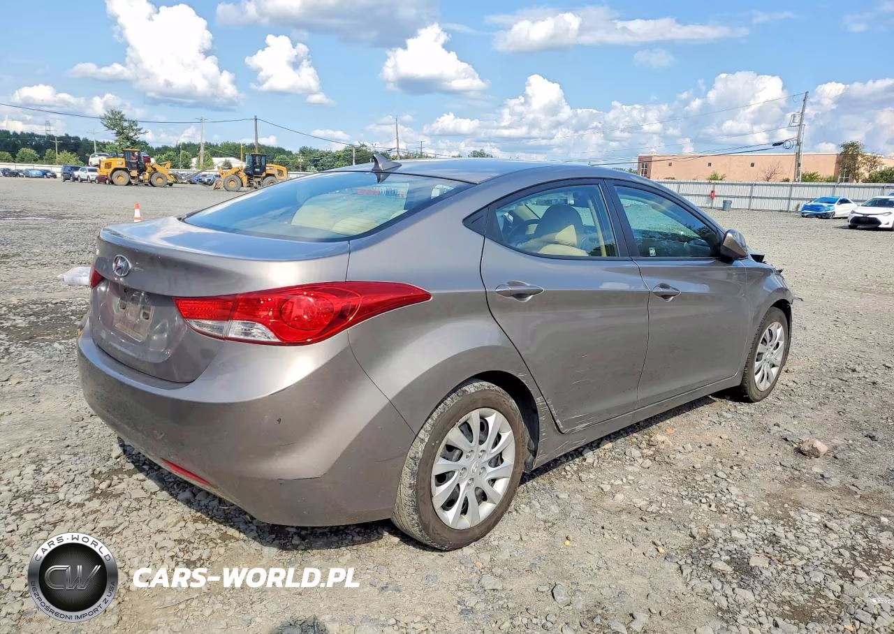 2013 Hyundai Elantra Gls VIN:5NPDH4AE1DH208800 - 3