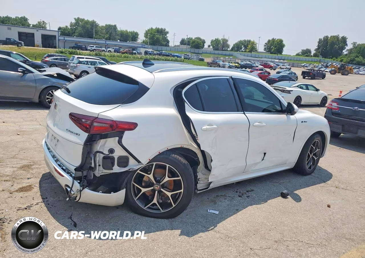 2021 Alfa Romeo Stelvio Ti VIN:ZASPAKBN5M7D01125 - 3