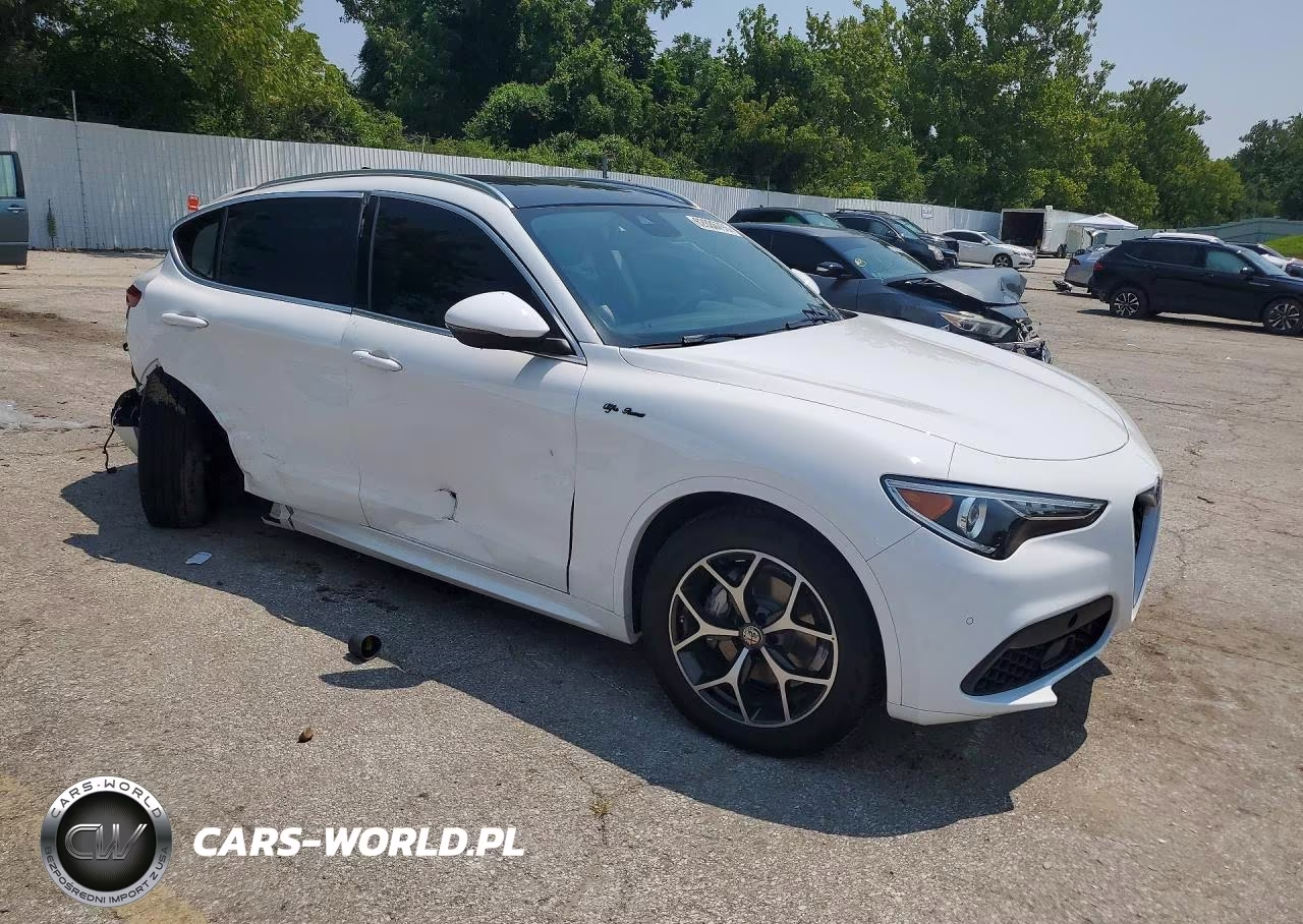 2021 Alfa Romeo Stelvio Ti VIN:ZASPAKBN5M7D01125 - 4
