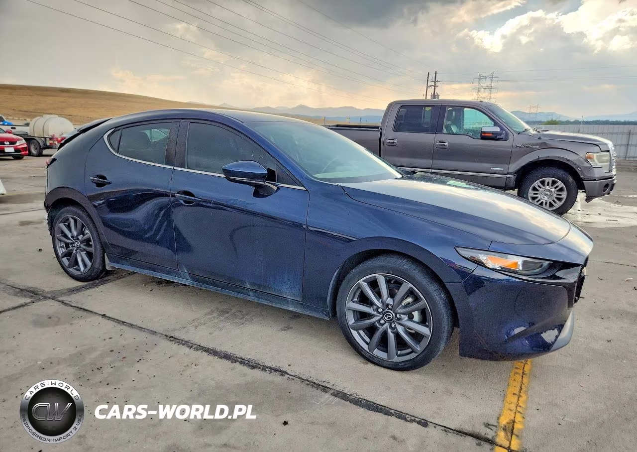 2021 Mazda 3 Preferred VIN:JM1BPALLXM1404360 - 4