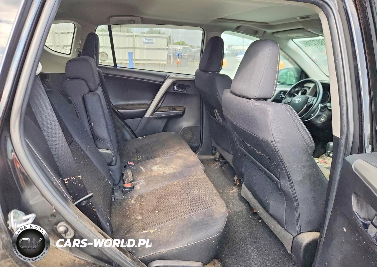 2018 Toyota Rav4 Xle VIN:2T3RFREV2JW807793 - 11