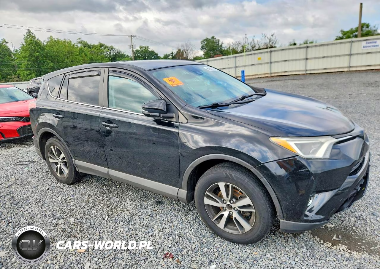 2018 Toyota Rav4 Xle VIN:2T3RFREV2JW807793 - 4
