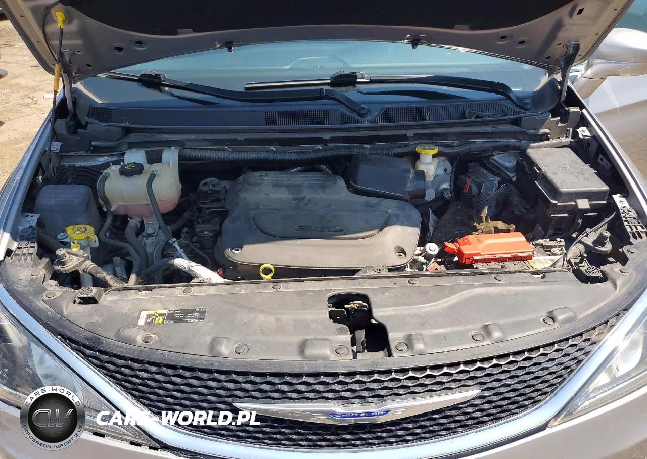 2020 Chrysler Pacifica Touring L VIN:2C4RC1BG2LR115465 - 12