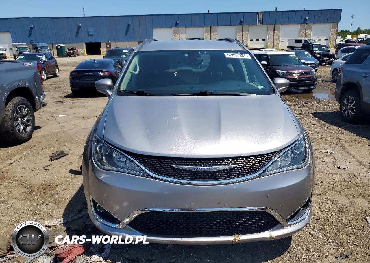 2020 Chrysler Pacifica Touring L VIN:2C4RC1BG2LR115465 - 5