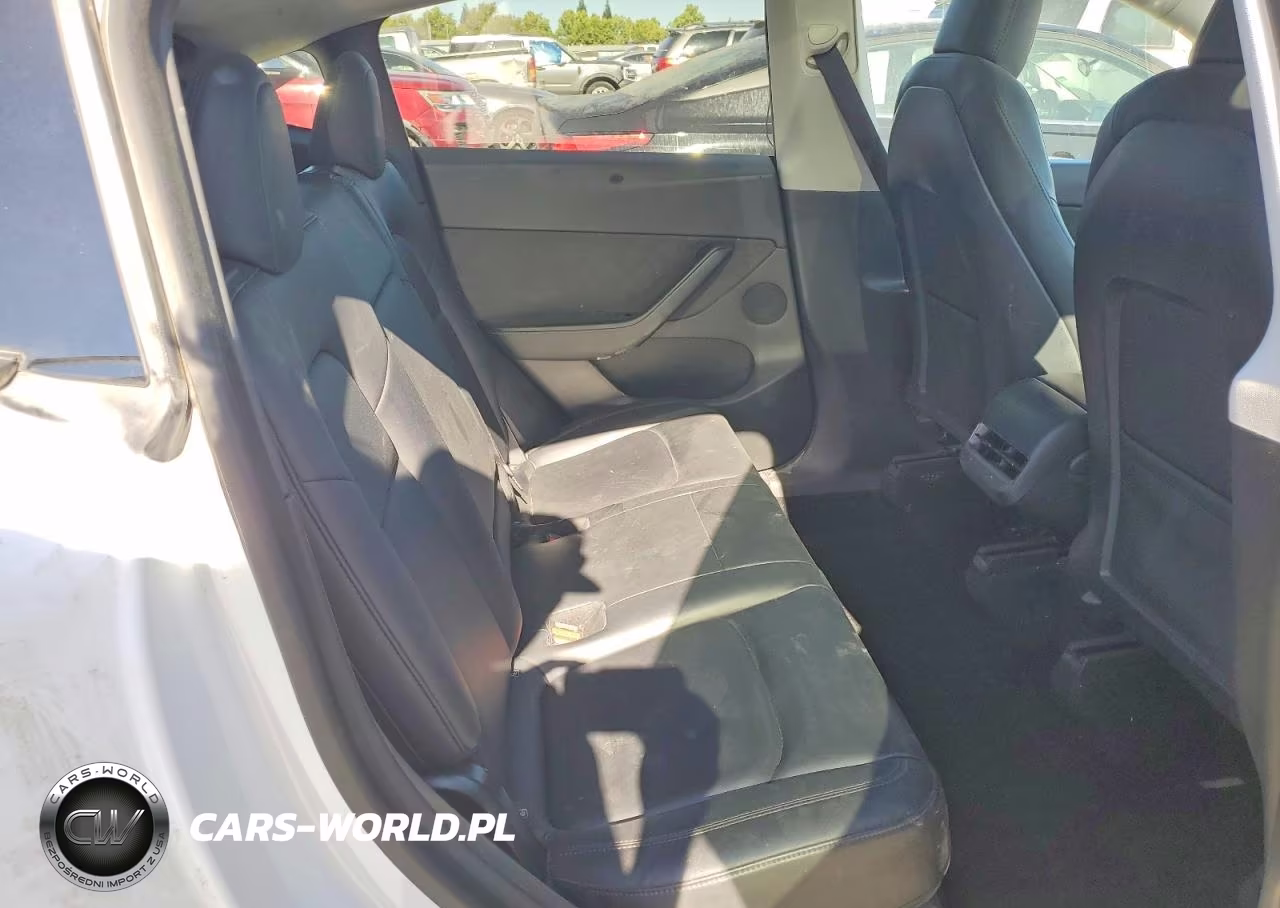 2020 Tesla Model Y VIN:5YJYGDEE1LF057548 - 11